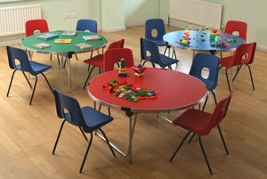 4ft Round Folding Table With Chairs thumbnail